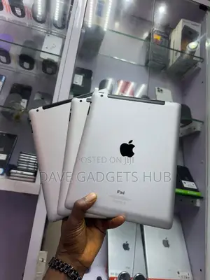 Apple iPad 4 Wi-Fi + Cellular 16 GB Gray