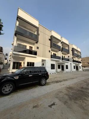 5bdrm Townhouse/Terrace in Kado for sale
