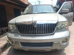 Lincoln Navigator Luxury 2004 Silver