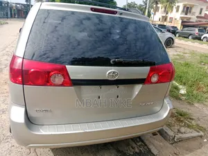 Toyota Sienna 2008 Silver