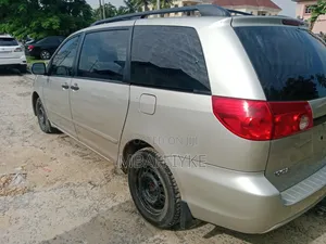Toyota Sienna 2008 Silver
