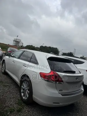 Toyota Venza XLE 2010 White