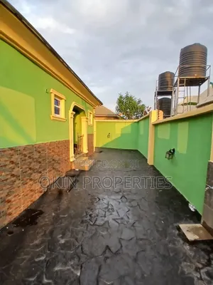 3bdrm Chalet in Aberesise Estate, Osogbo for sale