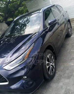 Toyota Highlander L 2021 Blue