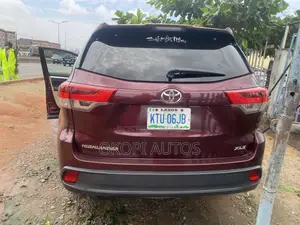 Toyota Highlander 2015 Red