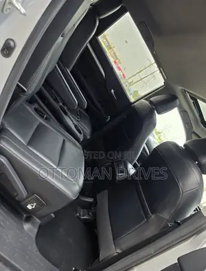 Toyota Highlander XLE 4x2 V6 (3.5L 6cyl 8A) 2018 Silver
