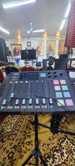 Rodecaster Pro