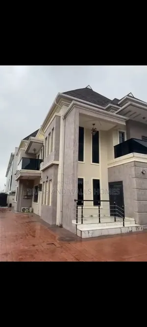 5bdrm Duplex in Wempco Road for sale