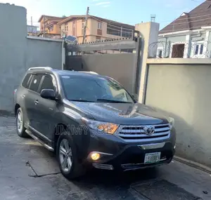 Toyota Highlander Limited 2012 Gray
