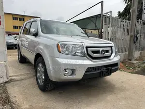 Honda Pilot Touring w/RES/Navi 4WD (3.5L 6cyl 5A) 2011 Silver