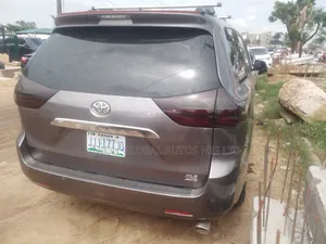 Toyota Sienna 2014 Gray