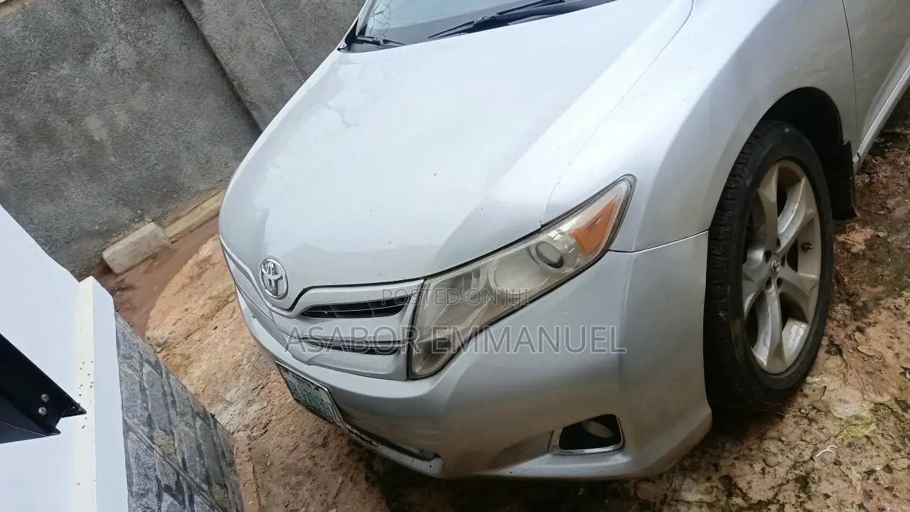 Toyota Venza V6 2010 Silver
