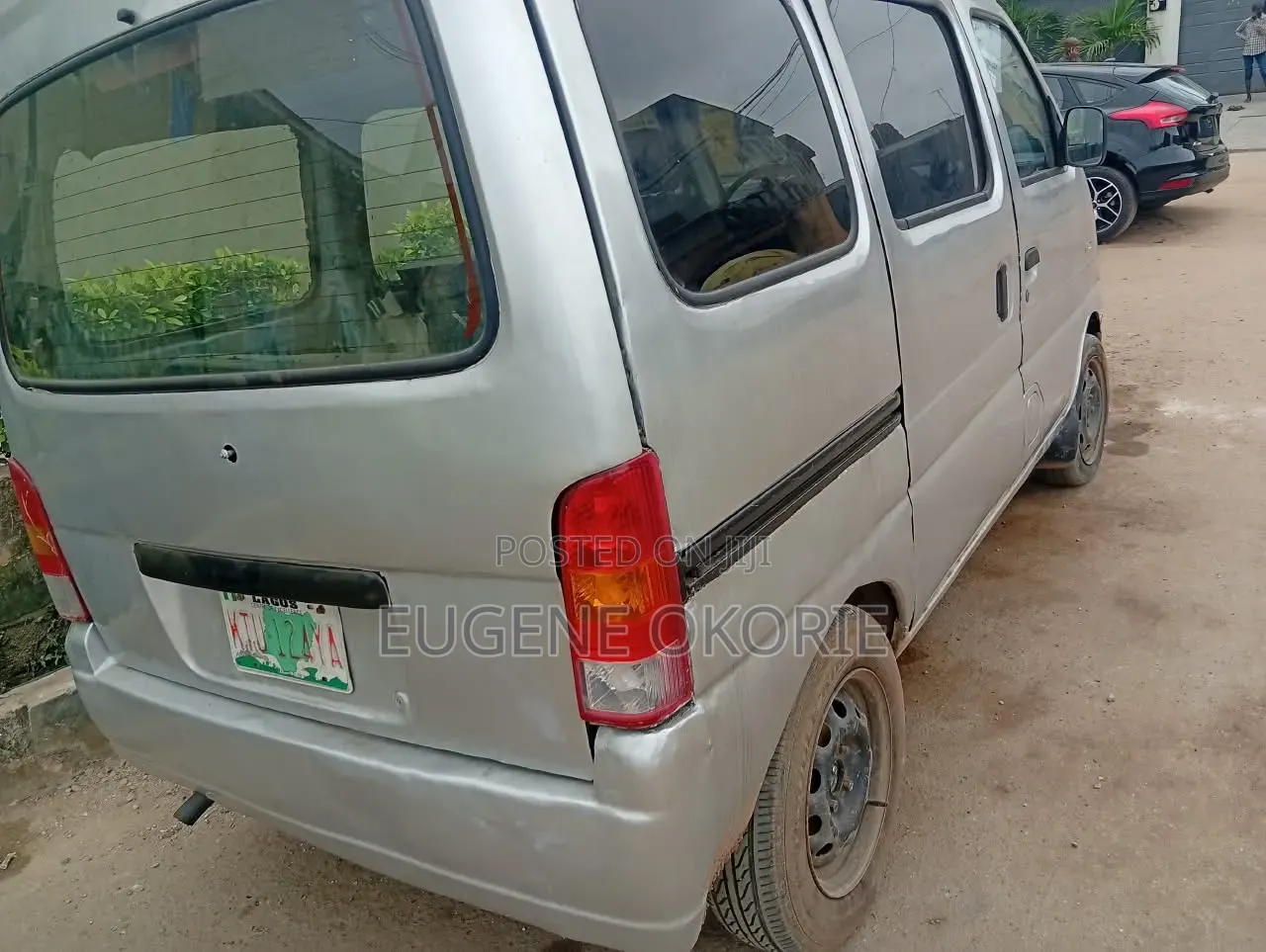 Daihatsu Hijet 2000 Silver