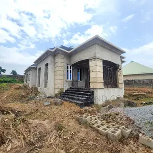 4bdrm Bungalow in Ologuneru for sale