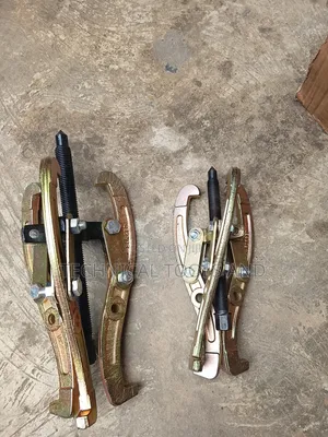 3-Jaw Gear Puller (Bearing Puller).
