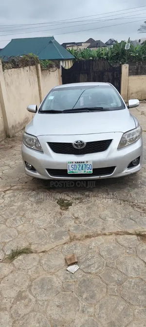 Toyota Corolla 2010 Silver