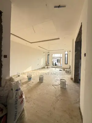 2bdrm Apartment in A Secured Close, Ologolo for sale