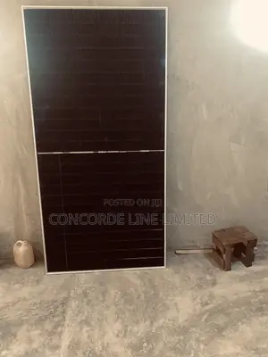 Jinko 590W Bifacial Solar Panel