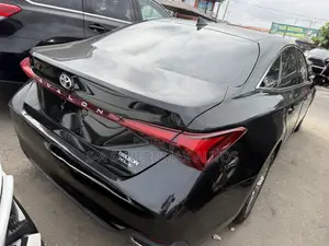 Toyota Avalon XLE 2020 Black