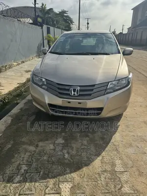 Honda City 2010 Gold