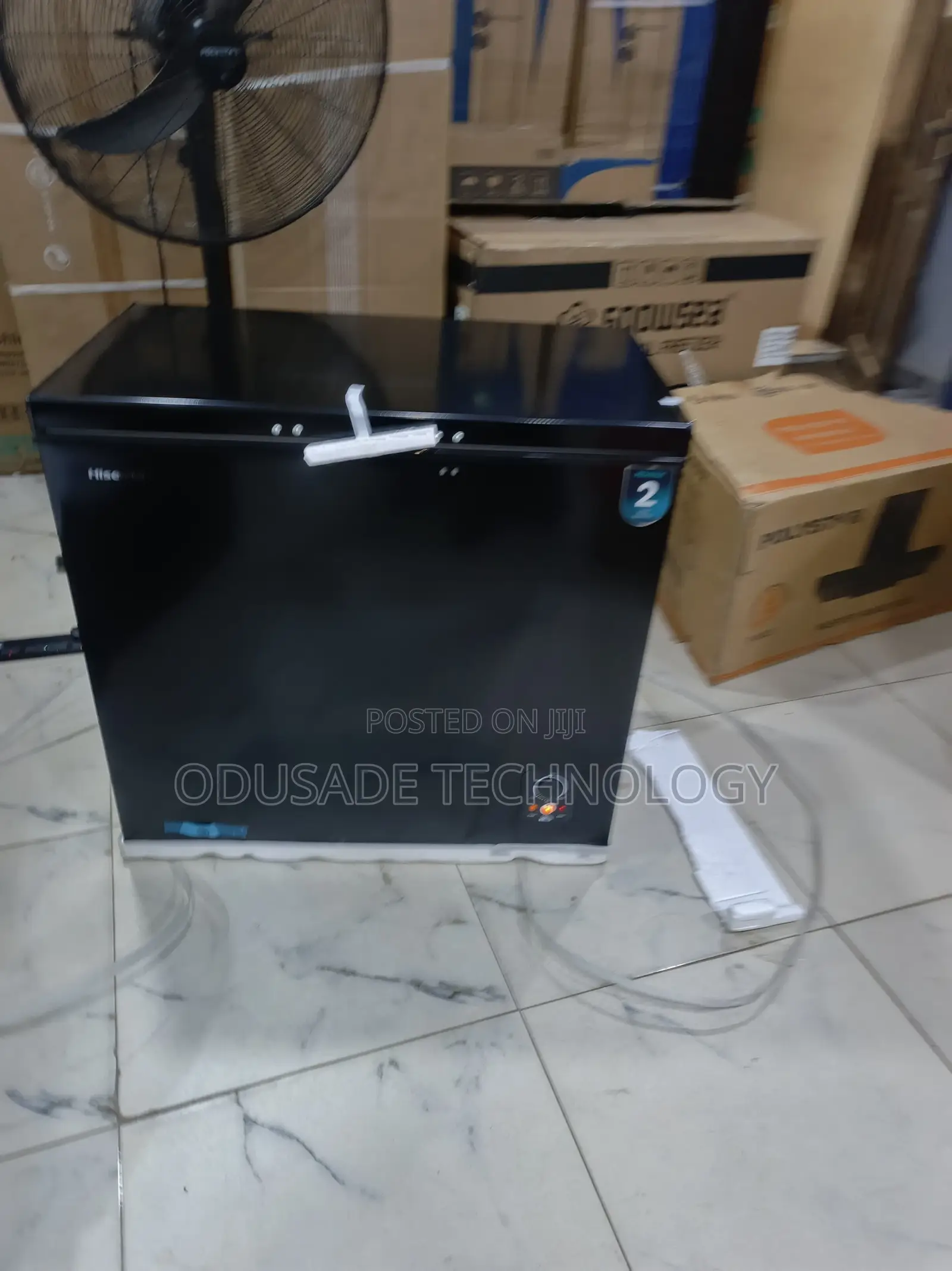 Hisense 250SH 189L Chest Freezer Black