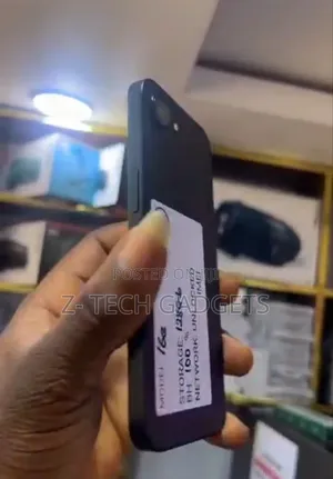 Apple iPhone 16e 128 GB Black