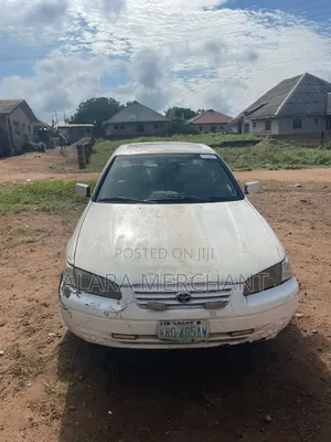 Toyota Camry 2001 White