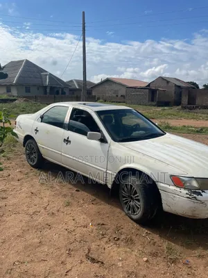 Toyota Camry 2001 White