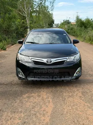 Toyota Camry XLE 4dr Sedan (2.5L 4cyl 6A) 2013 Gray