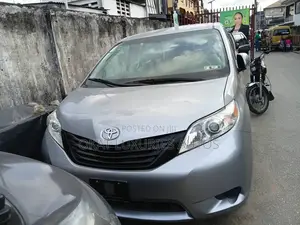Toyota Sienna 7 Passenger 2012 Silver