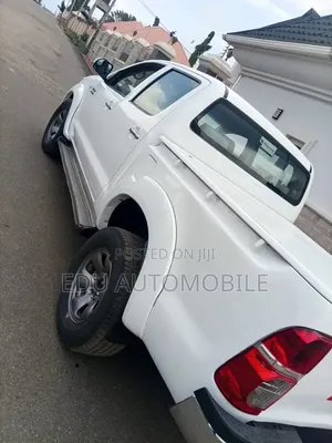 Toyota Hilux 2011 White