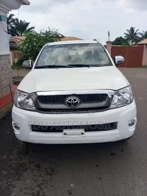 Toyota Hilux 2011 White