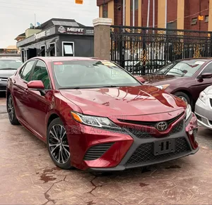 Toyota Camry 2018 Burgundy