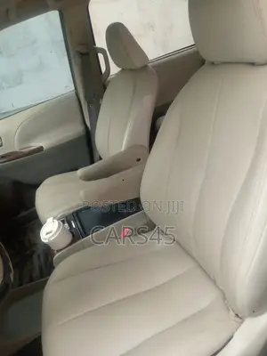 Toyota Sienna XLE 7 Passenger 2011 Gray