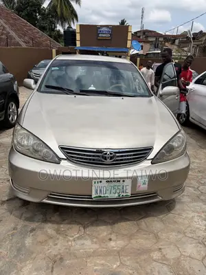Toyota Camry 2006 Gold