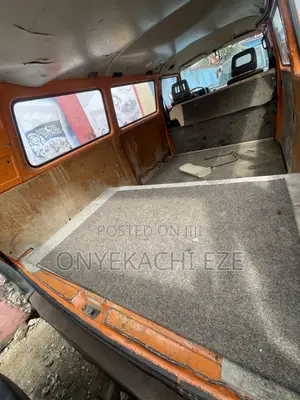 Volkswagen Transporter 2003 Orange
