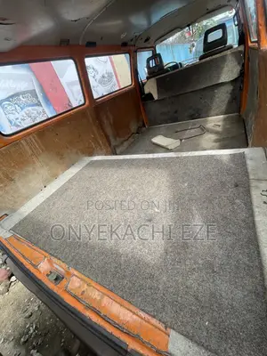 Volkswagen Transporter 2003 Orange