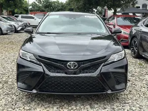 Toyota Camry SE 2021 Black