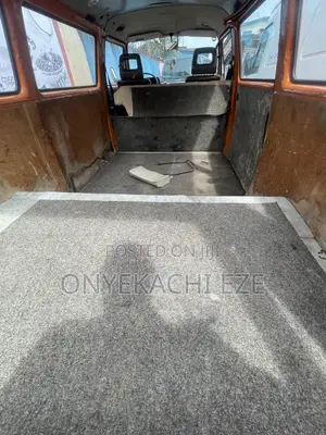Volkswagen Transporter 2003 Orange