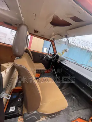 Volkswagen Transporter 2003 Orange