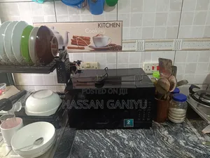 Hisense Microwave Black 20l - - Complete Set