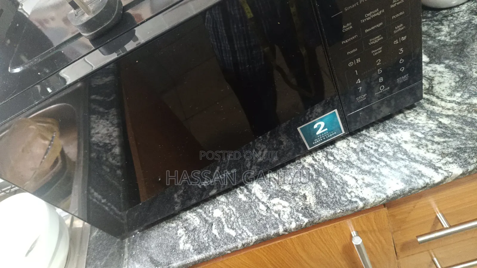 Hisense Microwave Black 20l - - Complete Set