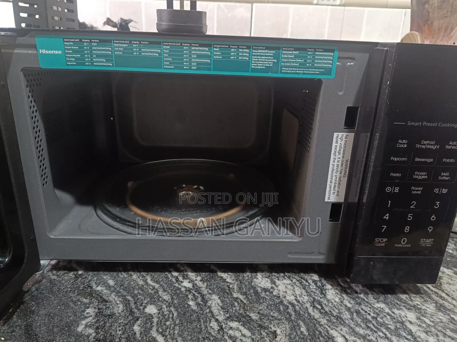 Hisense Microwave Black 20l - - Complete Set