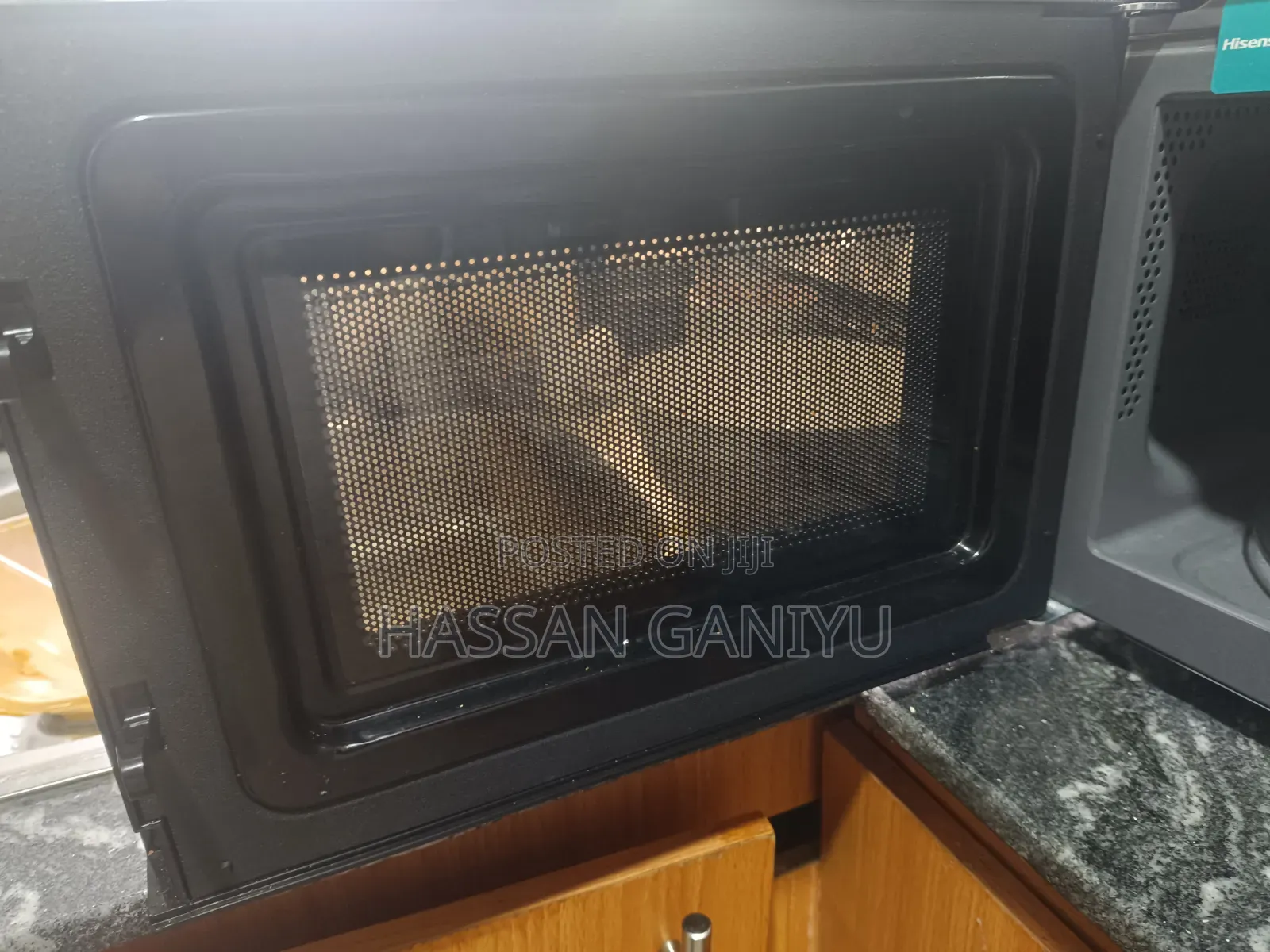 Hisense Microwave Black 20l - - Complete Set