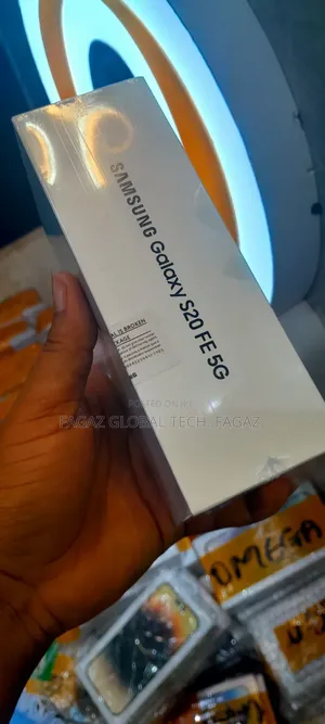 New Samsung Galaxy S20 FE 5G 128 GB White
