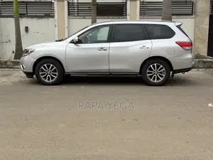 Nissan Pathfinder S 4dr SUV (3.5L 6cyl CVT) 2015 Silver