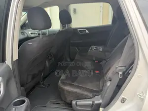 Nissan Pathfinder S 4dr SUV (3.5L 6cyl CVT) 2015 Silver