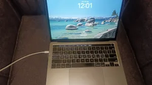 Laptop Apple MacBook Pro 2020 16GB Intel Core i7 SSD 500GB