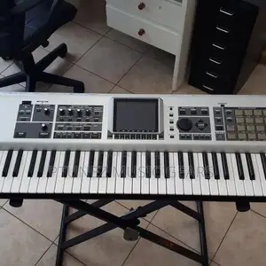Roland Fantom X7