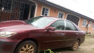 Toyota Camry 2.4 XLE 2005 Red